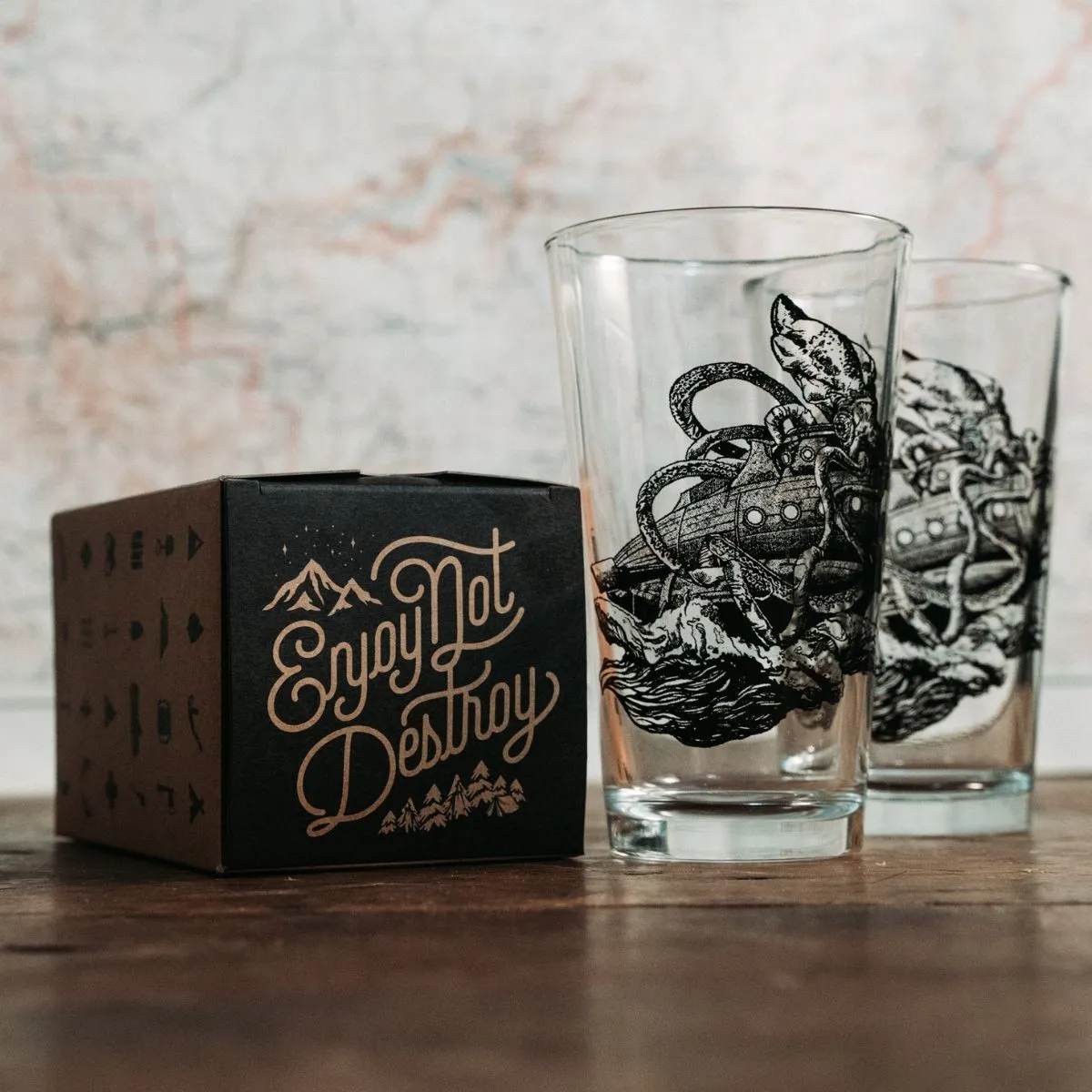 Black Lantern Beer Pint Glass Set - Kraken vs. Submarine