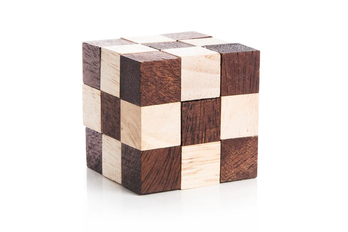 Brainteaser wood puzzle gift set of 9 mechanical puzzles in a beautiful presentation box.