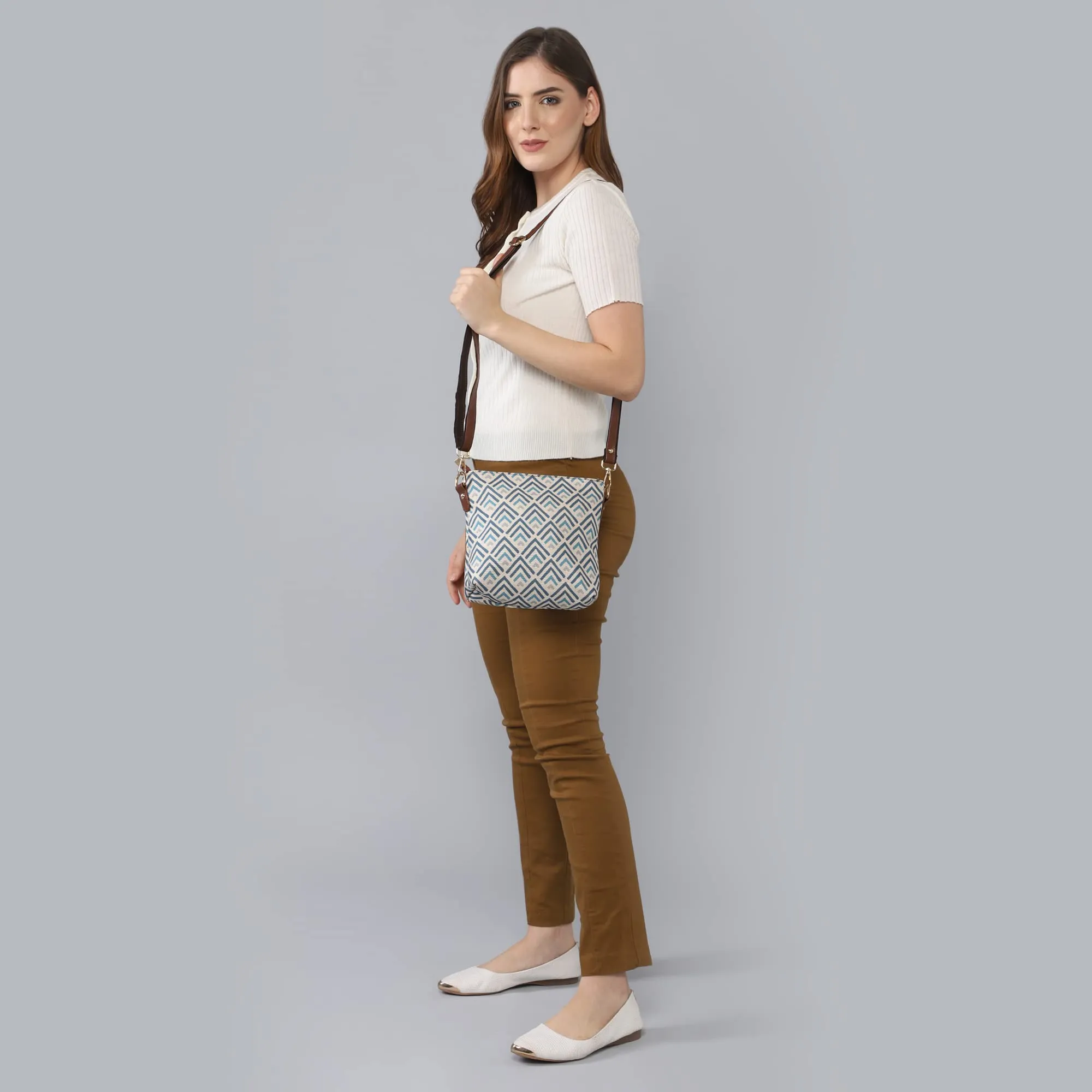 THE CLOWNFISH Aahna Polyester Crossbody Sling Bag For Women Casual Party Bag Purse With Adjustable Shoulder Strap., White