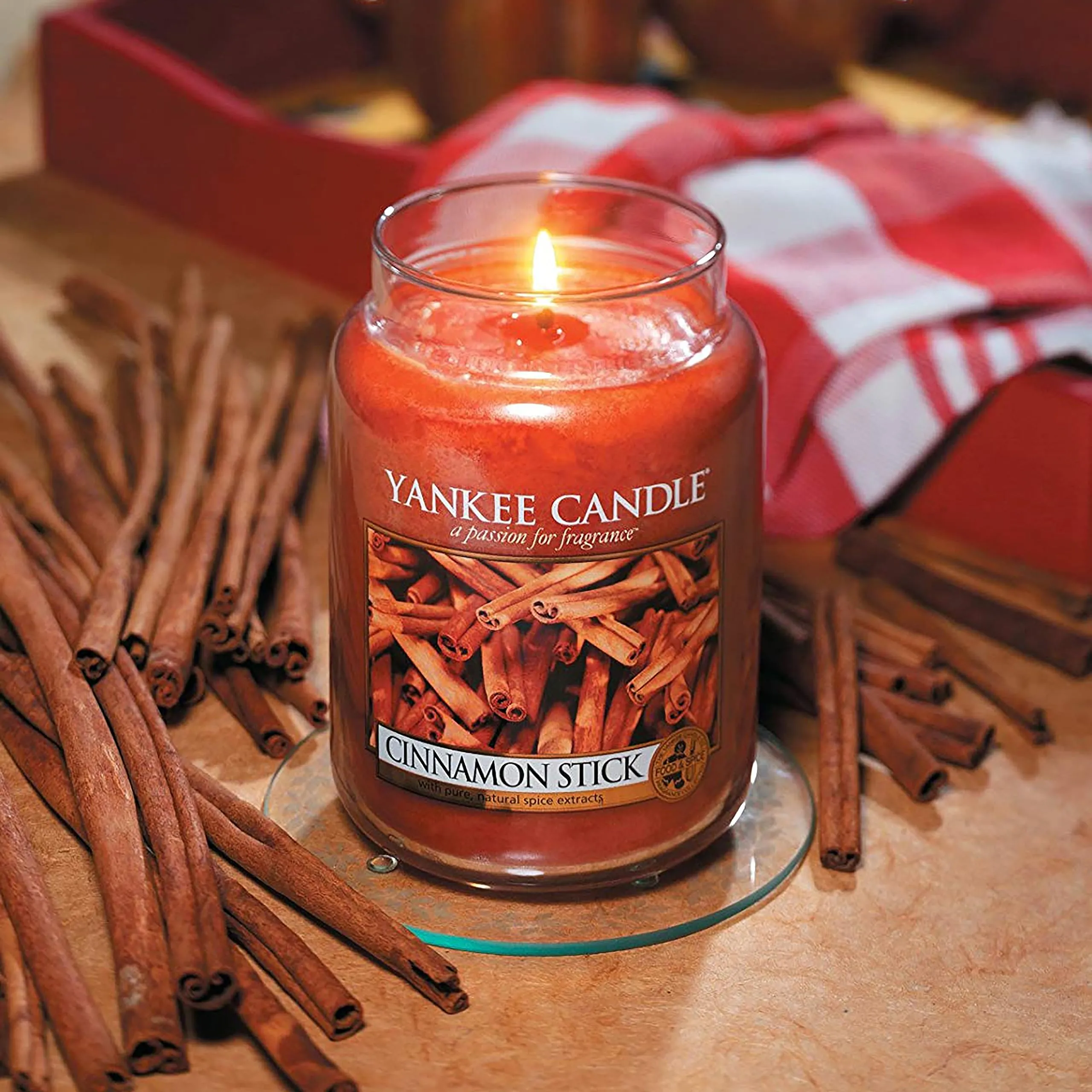 Yankee Candle Cinnamon Stick Small Jar Candle, Food & Spice Scent